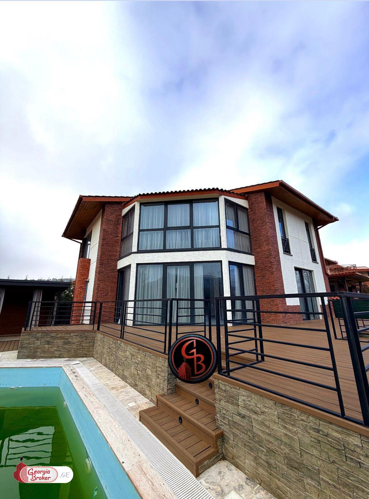 იყიდება ახალი გარემონტებული 7 ოთახიანი სახლი